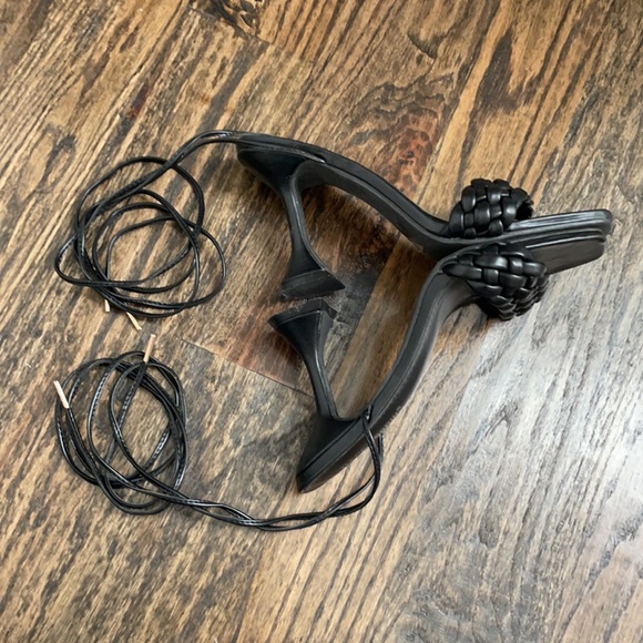 Black square open toe heels with ankle straps - Picture 3 of 7